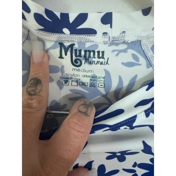 Show me your mumu rashgaurd size M senorita bluebird cloud beach vacation cruise - Picture 3 of 4